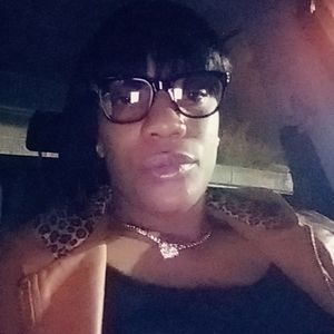 Meet your Posher, Joi